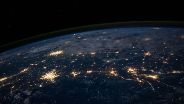 Digitale netwerkverbindingen die cloud computing en SaaS-software symboliseren